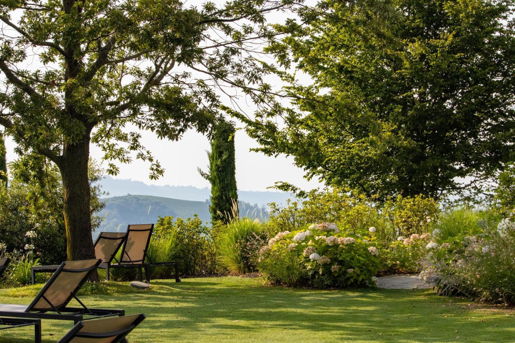 Il Boscareto Resort & Spa Serralunga d'Alba Buitenkant foto
